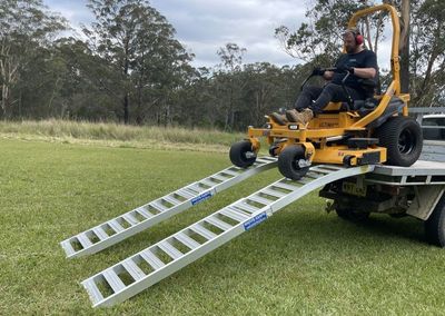 Folding Mower Ramps - 3 metres long - 800kg capacity - Pair