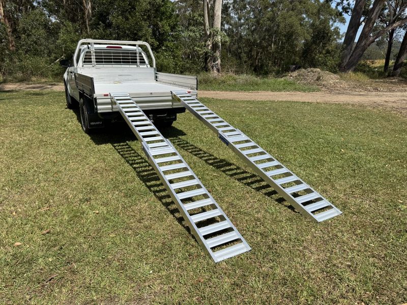Folding ATV & UTV Ramps - 3.5 metres long - 600 kg capacity - Pair