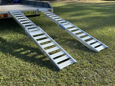 2 metres long -Folding -  ATV & UTV Ramps -  1 tonne capacity - Pair