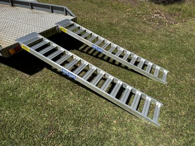 2.4 metres long - Non-Folding ATV & UTV Ramps - 1 tonne capacity - Pair 2.4 Metres Long Quad Bike, side by side and ATV trailer loading ramps