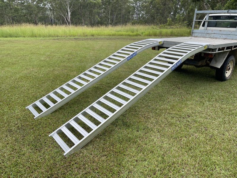 Whipps Ramps 3 metres long aluminium ride on and zero turn mower loading ramps
Heavy duty 1.5 tonne capacity loading ramps
