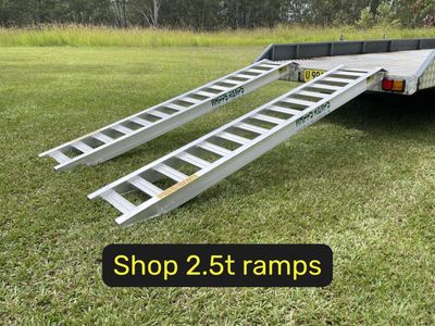 2.5 tonne capacity machinery loading ramps