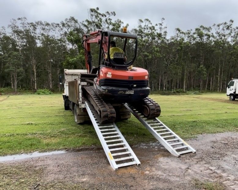 3.6 metres long - 6.5 tonne capacity - from $3200 Whipps Ramps 6.5 Tonne Capacity - 3.6 metres long Aluminium Machinery loading ramps