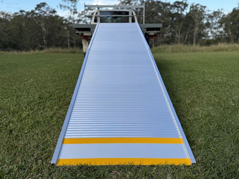 Removalists Ramp - pin together - 4 metres long - 400 kg capacity