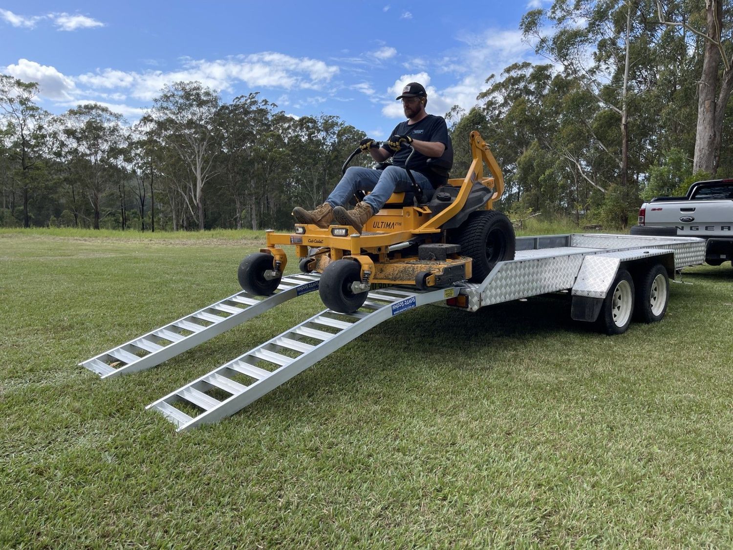 2.5M Aluminium Zero Turn Mower Loading Ramps - 1 tonne capacity - prices from $580 inc GST 2.5M Aluminium Zero Turn Mower Loading Ramps - 1 tonne capacity - prices from $580 inc GST