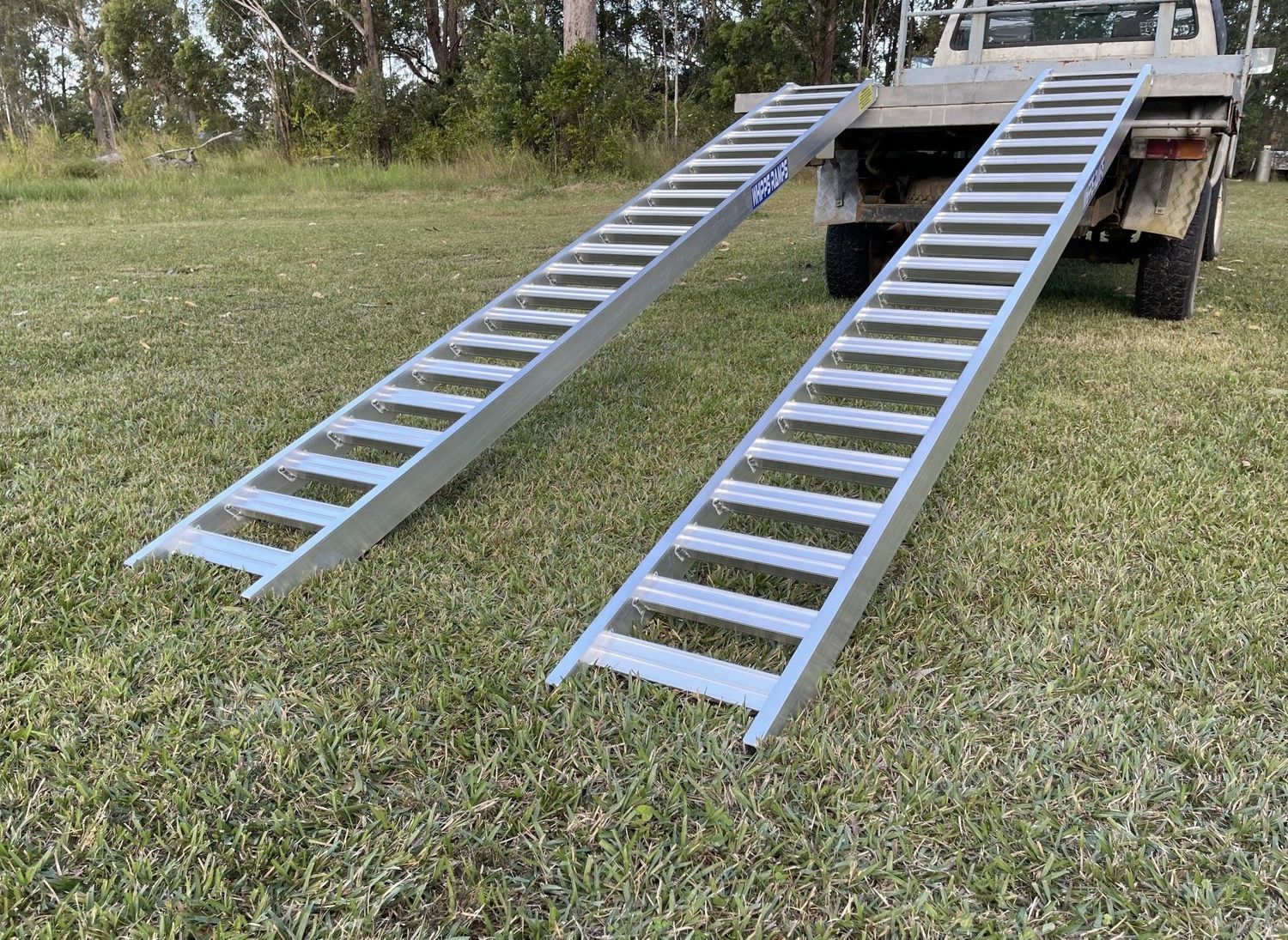 1.5 tonne loading ramps - 3.2m Aluminium Excavator & Machinery Ramps - Prices from $1030 inc GST 1.5 tonne loading ramps - 3.2m Aluminium Excavator & Machinery Ramps - Prices from $1030 inc GST