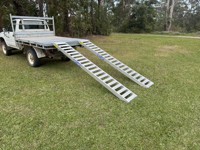 1.5 tonne loading ramps - 3m Aluminium Excavator & Machinery Ramps - Prices from $1000 inc GST 1.5 tonne loading ramps - 3m Aluminium Excavator & Machinery Ramps - Prices from $1000 inc GST