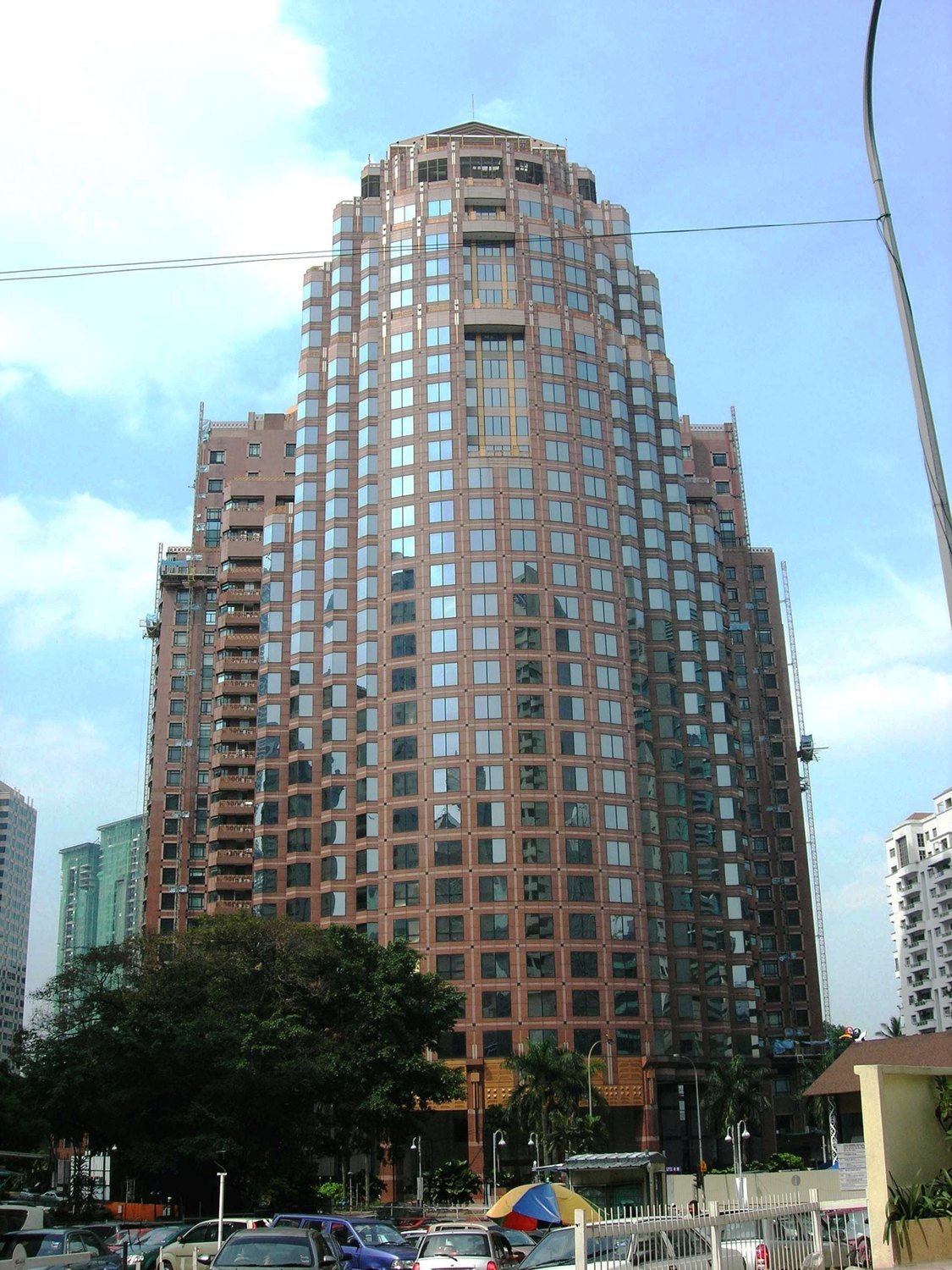 HLA MENARA