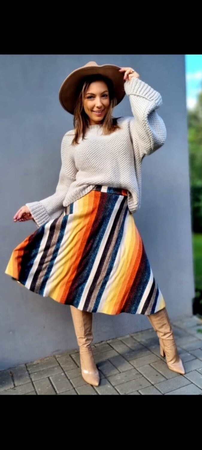 Warm pattern skirt