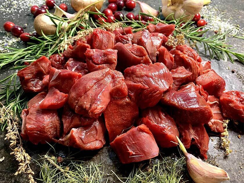 Damhirsch Edelgulasch handgeschnitten