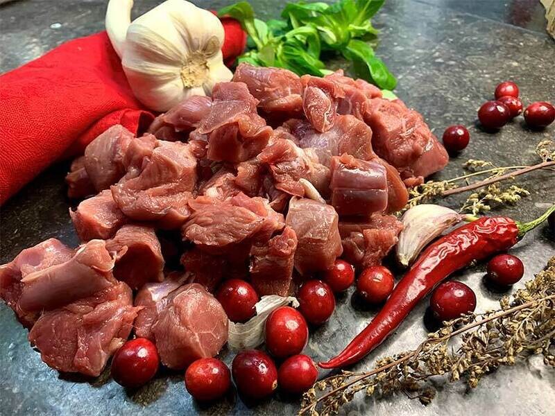 Reh Edelgulasch handgeschnitten Reh Edelgulasch handgeschnitten