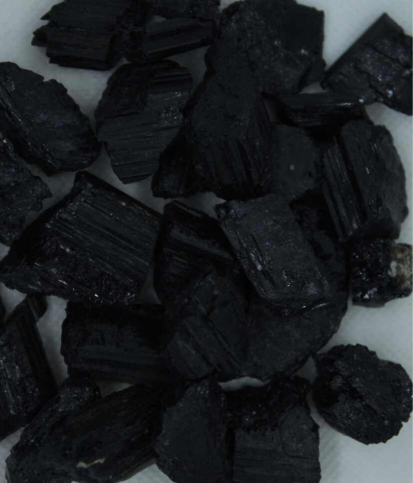 TURMALINA NEGRA EN BRUTO