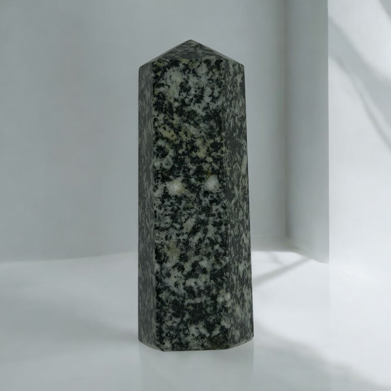 PUNTA GENERADORA CUARZO CON TURMALINA 7.2cm