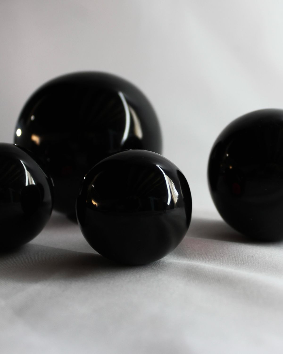 ESFERA OBSIDIANA NEGRA 5cm