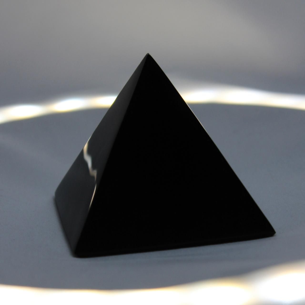 PIRAMIDE DE OBSIDIANA 7cm