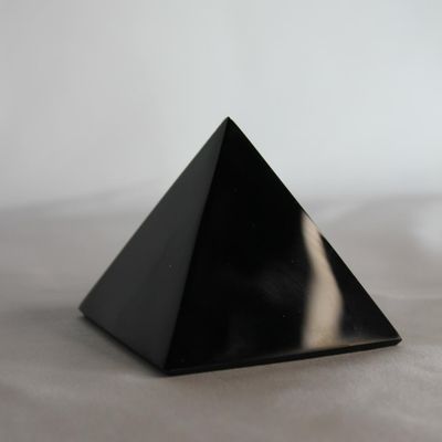 PIRAMIDE DE OBSIDIANA 5cm