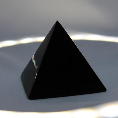 PIRAMIDE DE OBSIDIANA 4.5cm
