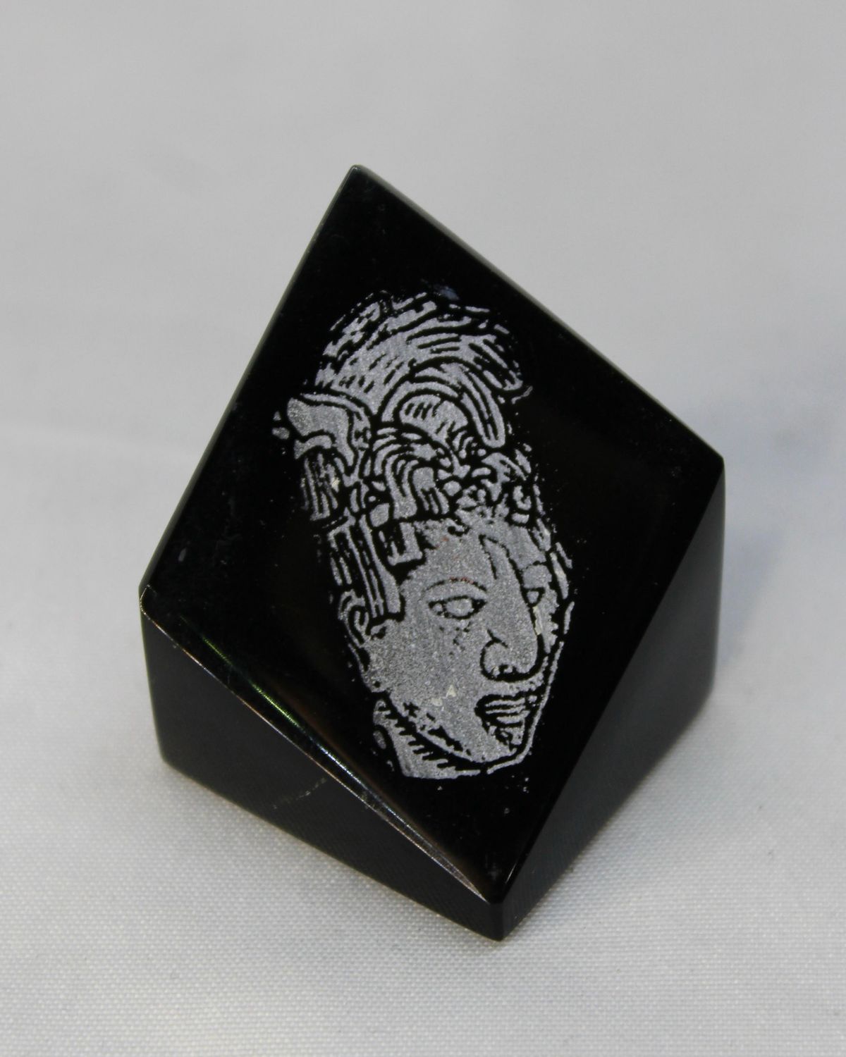 PISA PAPEL CHAC-MOL MAYA OBSIDIANA