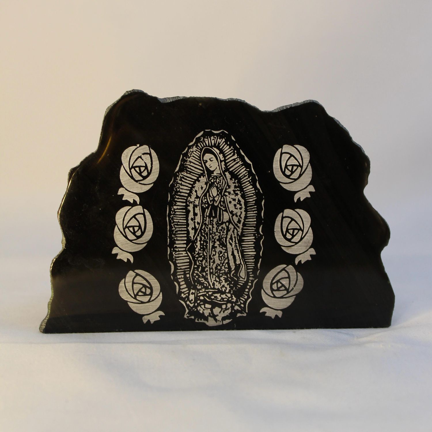GRABADO VIRGEN DE GUADALUPE EN OBSIDIANA
