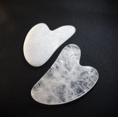 GUA-SHA MASAJEADOR FACIAL CUARZO BLANCO