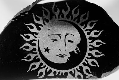 GRABADO  SOL LUNA EN OBSIDIANA