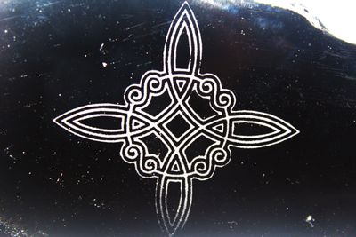 GRABADO NUDO DE BRUJA  EN OBSIDIANA