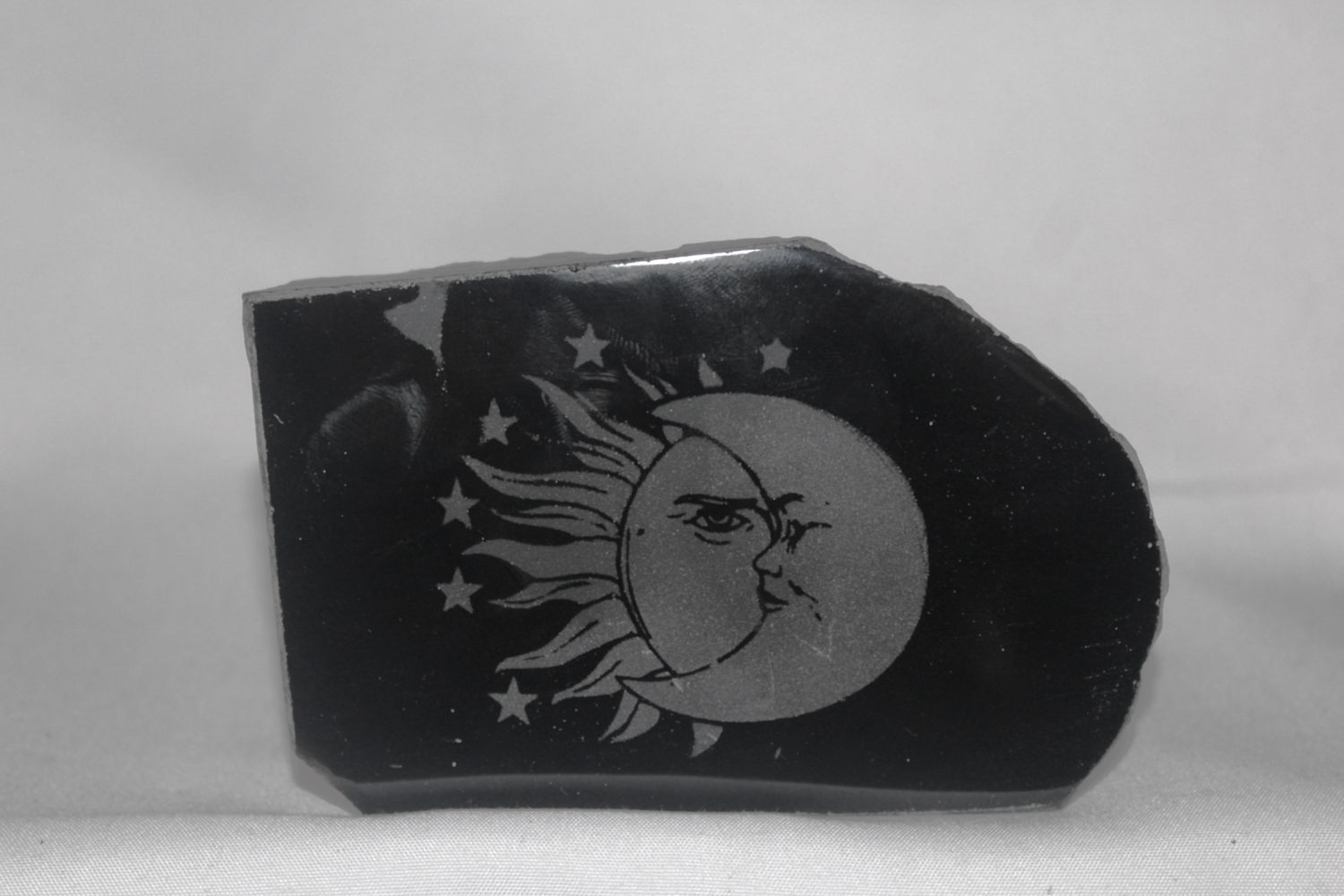 GRABADO SOL LUNA  EN OBSIDIANA