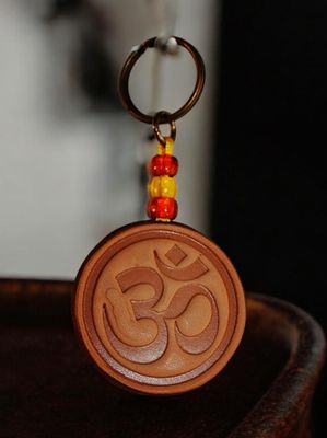 LLAVERO DE OM