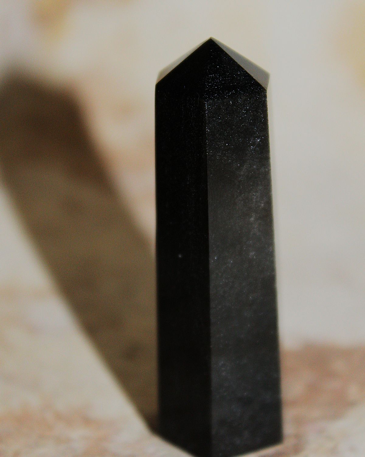 PUNTA OBSIDIANA PLATEADA 6cm