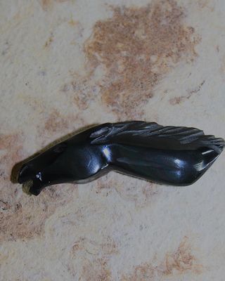 CABEZA DE CABALLO DE OBSIDIANA