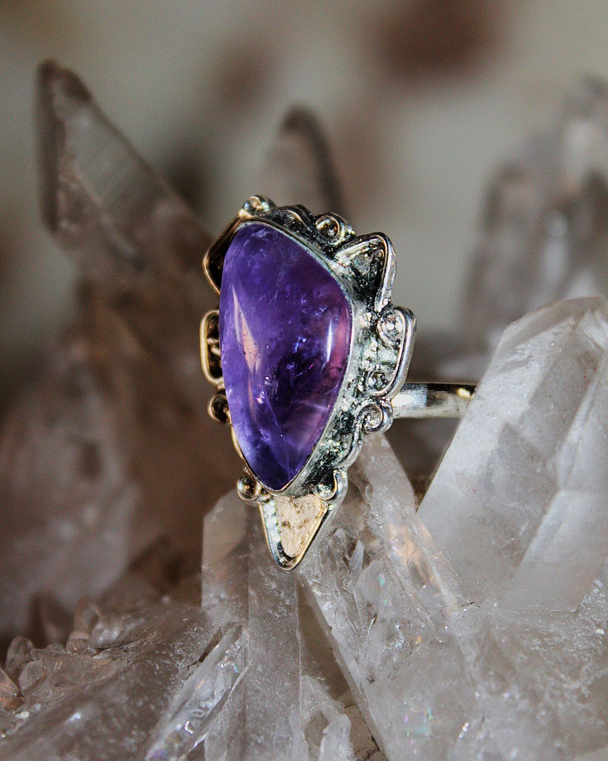ANILLO DE CUARZO AMATISTA