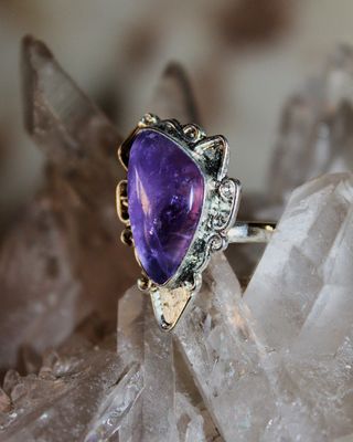 ANILLO DE CUARZO AMATISTA