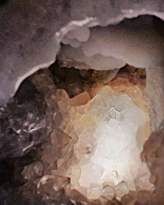 LAMPARA GEODA CUARZO BLANCO