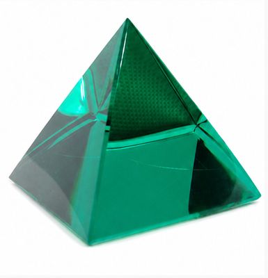 PIRAMIDE DE CRISTAL VERDE