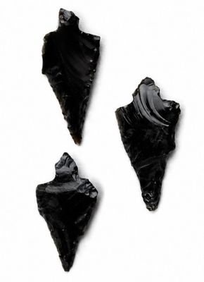 PUNTA DE FLECHA DE OBSIDIANA