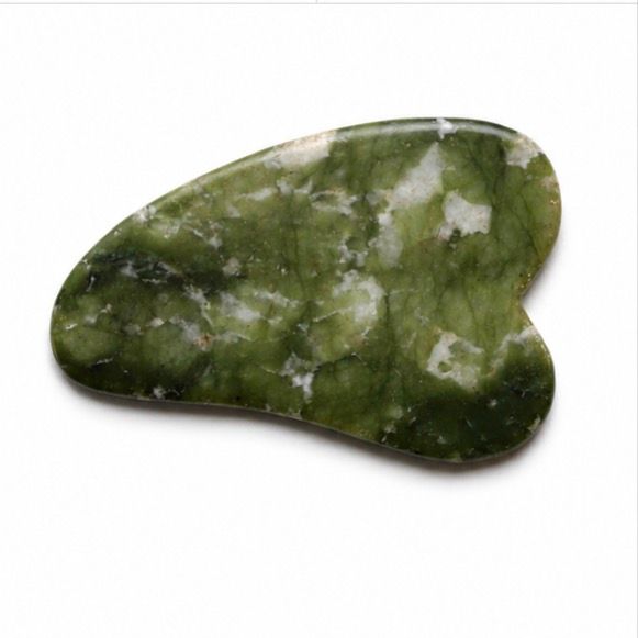 GUA-SHA MASAJEADOR FACIAL JADE VERDE