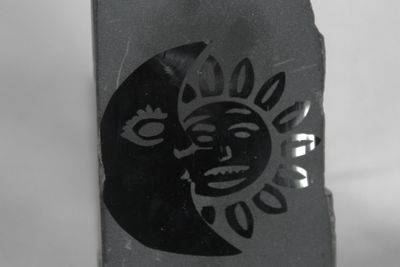 GRABADO LUNA SOL EN OBSIDIANA