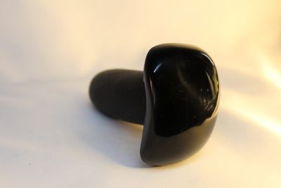 MASAJEADOR TIPO HONGO DE OBSIDIANA