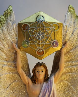 ARCANGEL METATRON BLANCO DORADO RESINA