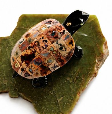 TORTUGA DE OBSIDIANA CON OPALO Y BASE DE JADE