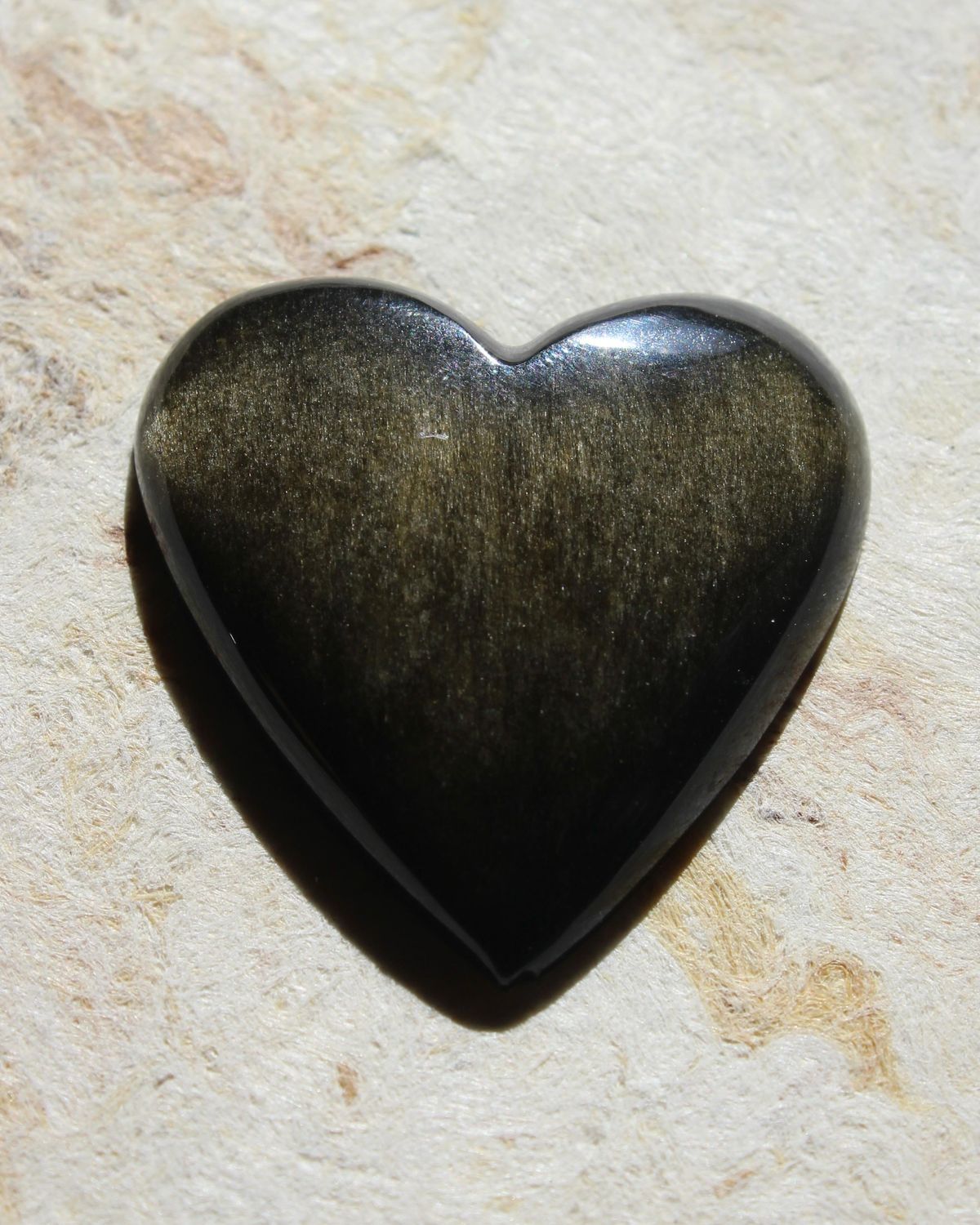 CORAZON DE OBSIDIANA DORADA