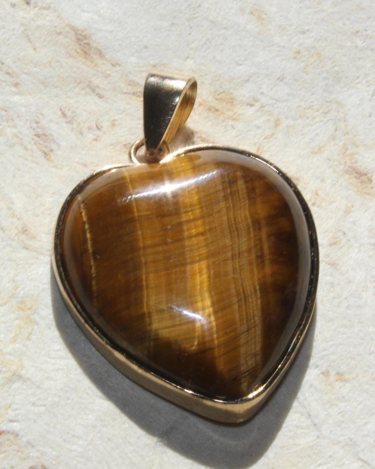 DIJE DE CORAZON OJO DE TIGRE