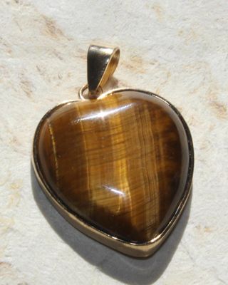 DIJE DE CORAZON OJO DE TIGRE