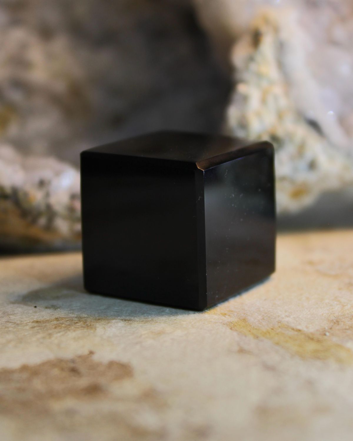 CUBO DE OBSIDIANA 6cm
