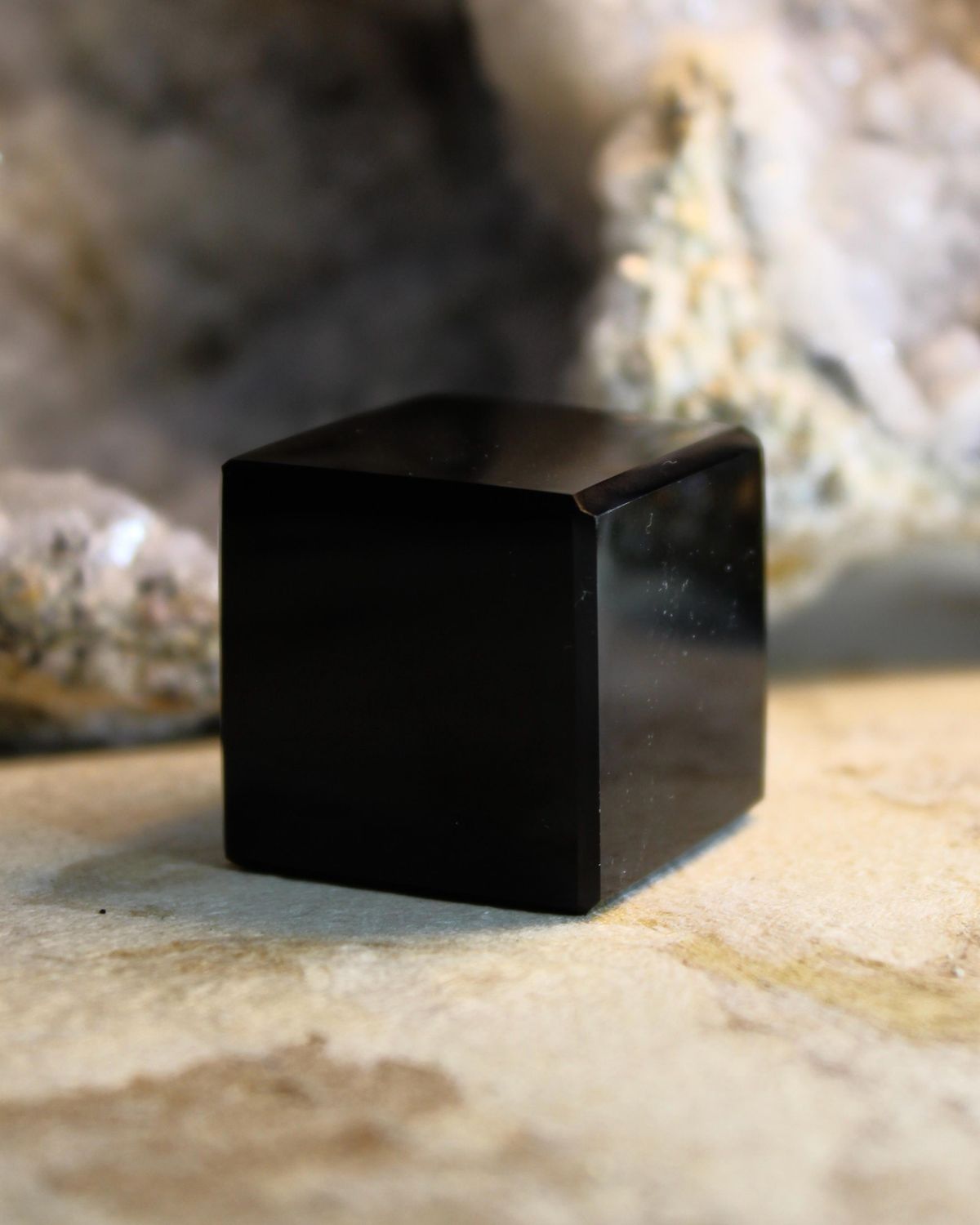 CUBO DE OBSIDIANA 5cm