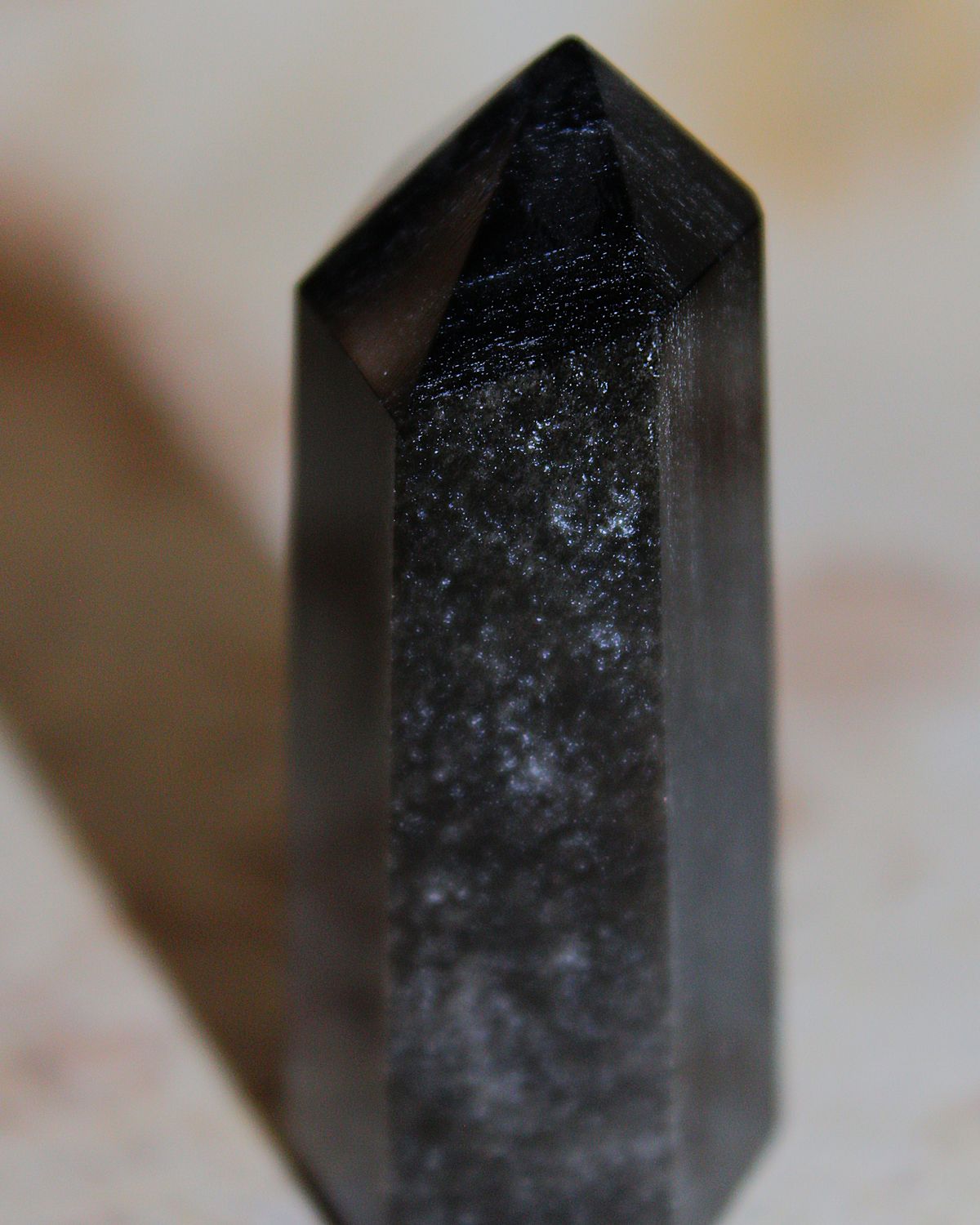 PUNTA OBSIDIANA PLATEADA 6.5cm