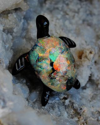 TORTUGA CON OPALO SINTETICO
