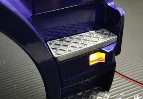 Scania R front step lights
