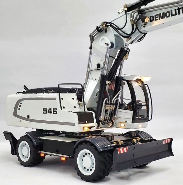 MT 1/14 946EW Hydraulic Wheel Excavator- RTR