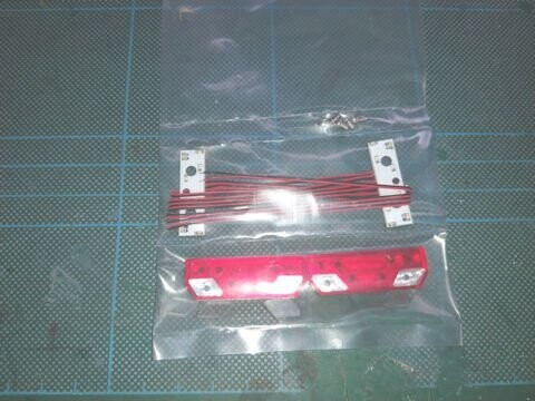 Mercedes 6 chamber tail lights without bracket